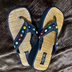 Vintage flower flip flops shoes